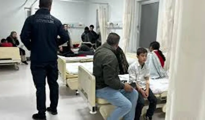 Türkiye zehirlenme vakalarını konuşuyor! 120 öğrenci hastaneye kaldırıldı