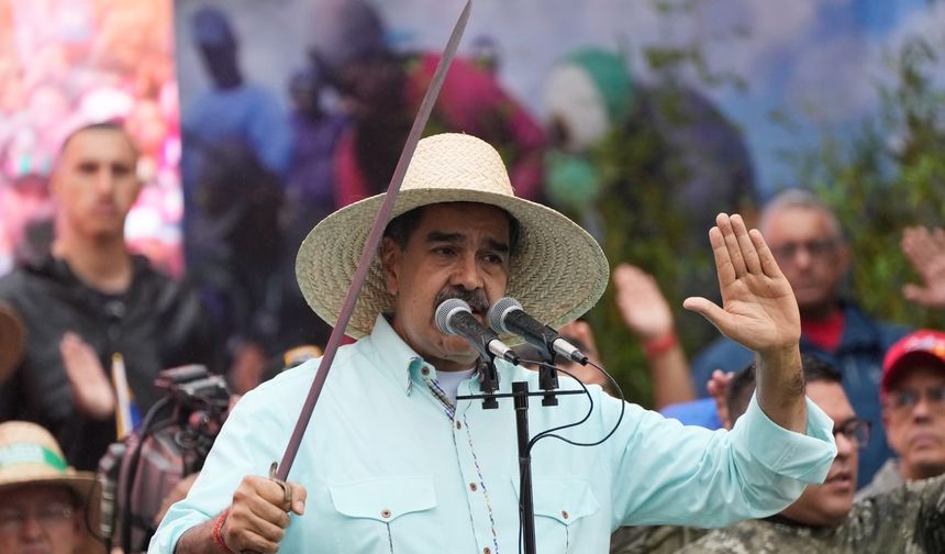 Maduro’dan ABD’ye çifte mesaj: Önce kılıçları çekti sonra dans etti!