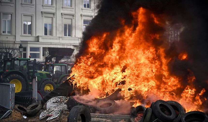 Brüksel’i ateşe verdiler: Çiftçilerden, AB Politikalarına protesto