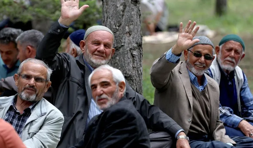 Erdoğan asgari ücret üzerinden patronlara seslendi! Milyonlarca emekli, "hakkaniyetli zam" için yine ümitlendi...