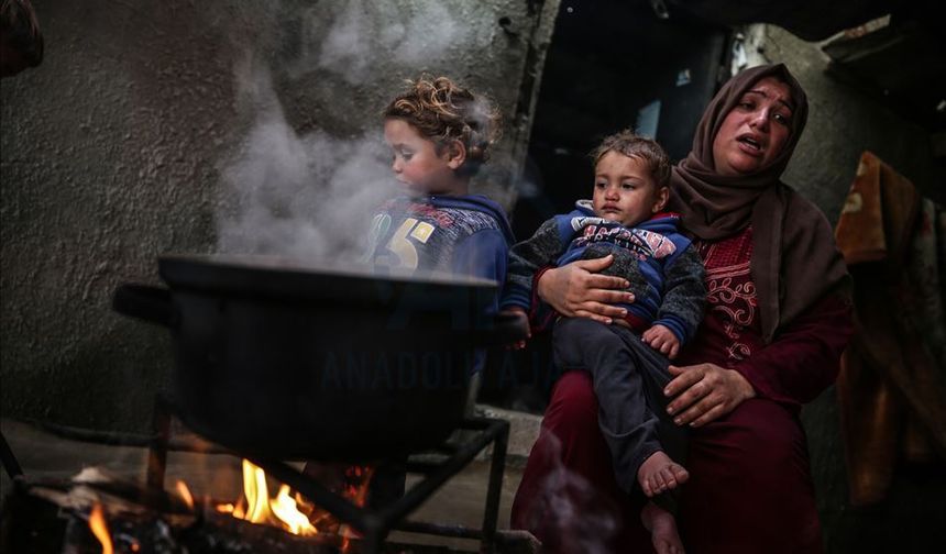 Gazze’de soğuk hava çocukların canını Almaya devam ediyor