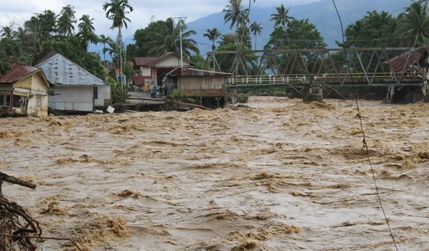 Güney Asya'da sel felaketi! Ölenlerin sayısı 1500'ü aştı