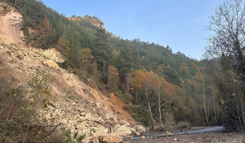 Hatay Dörtyol'da heyelan paniği!