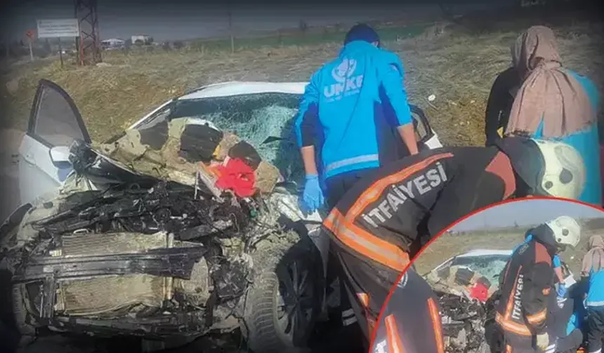 Malatya'da katliam gibi kaza! Tıra çarpan minibüsteki 3 kişi öldü