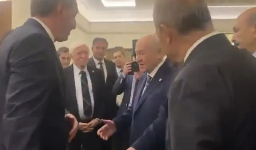 Meclis koridorlarında Bahçeli ile Bakırhan arasında yaşanan sıcak an!