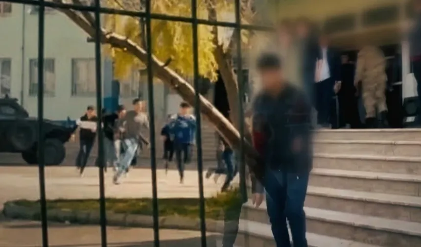 Dehşet anları kamerada! Siverek'te saldırgan okula böyle girdi: Öğrenciler can havliyle kaçtı!