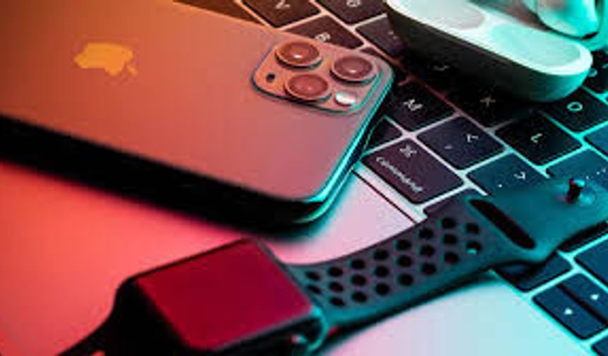 Apple'dan Türkiye'ye kötü haber! iPhone fiyatları fırladı