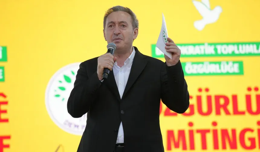 DEM Parti Bağcılar'da miting düzenledi: Öcalan için 'Umut' talebi