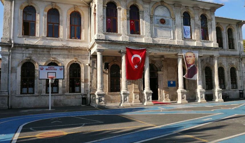 Kocamustafapaşa İlkokulu'nda dijital çağın riskleri ve ailenin rolü konuşuldu