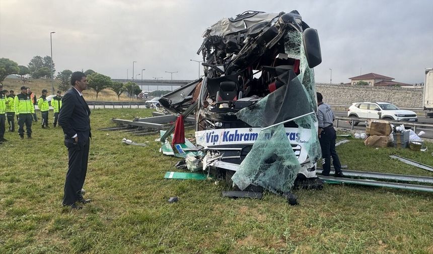 Bolu'da otobüs kazası: 5'i ağır 15 yaralı!