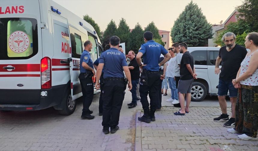 Eskişehir'de oğlu tarafından bıçaklanan baba yaralandı