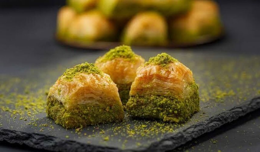 Baklava ustasından haklı tepki: “Antep fıstığı yerine boyanmış çekirdek kullanıyorlar”