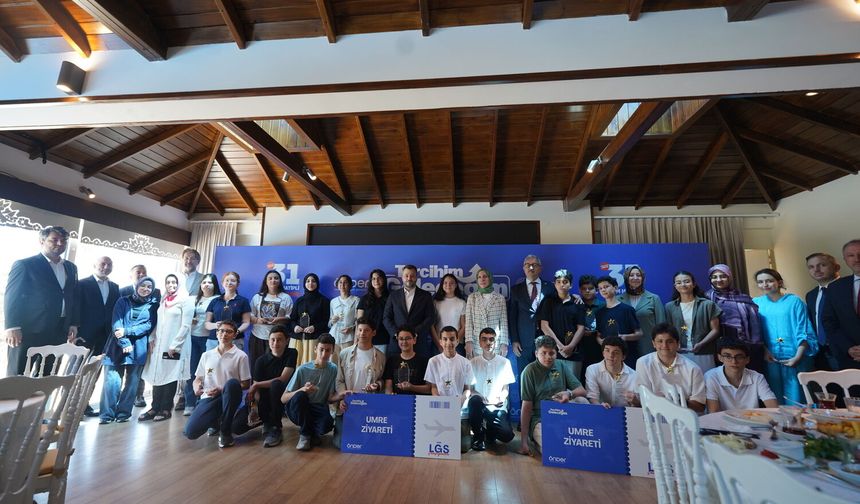 LGS şampiyonları İstanbul'da buluştu! LGS şampiyonlarına umre hediyesi