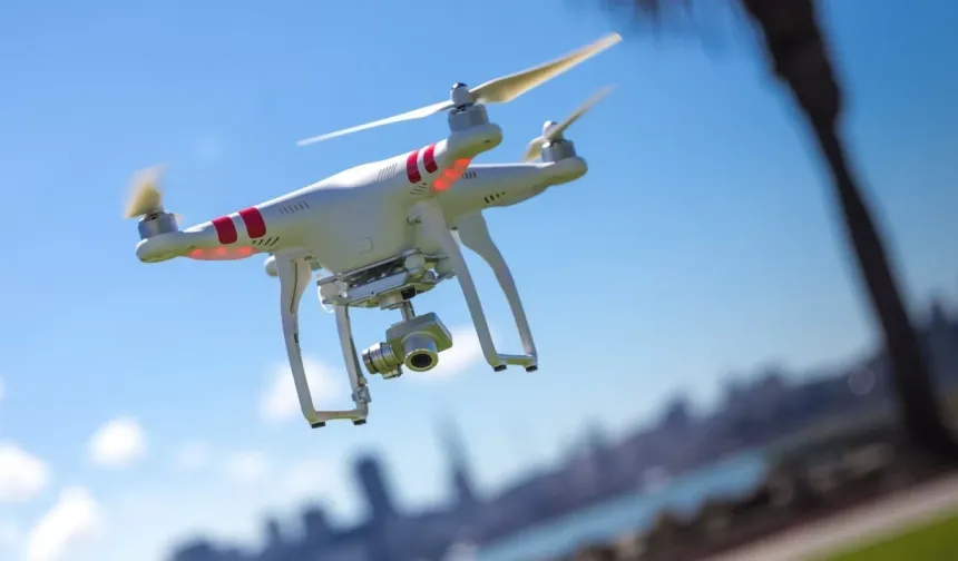Otodan hırsızlık yapan 2 şüpheli Dronla tespit edildi