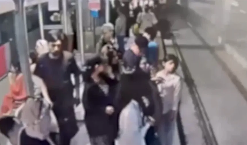 İstanbul'da toplu taşımada yankesicilik yapan 20 şüpheli yakalandı