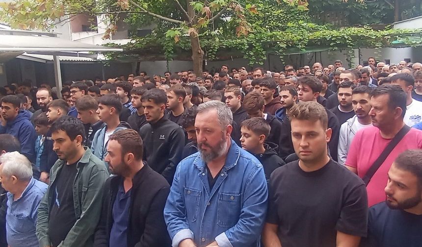 Bursa'da feci kazada ölen 19 yaşındaki genç toprağa verildi
