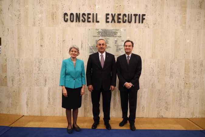 Dışişleri Bakanı Çavuşoğlu Paris’te