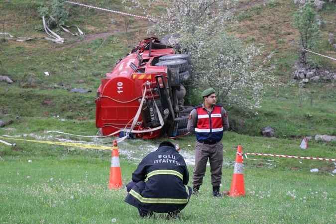 OLAY YERİNDE HAYATINI KAYBETTİ

Kazada, araçtaki Erhan Yazgan olay yerinde hayatını kaybetti.