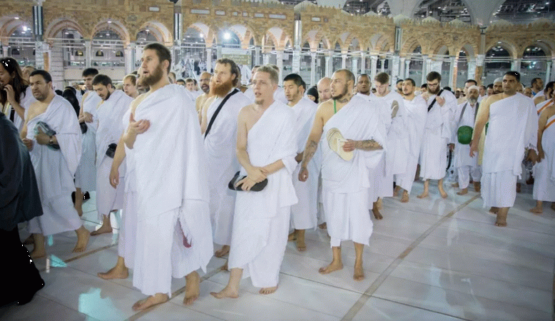 İslam'ı kabul ettikten sonra ilk kez umre yapan Avrupalılar