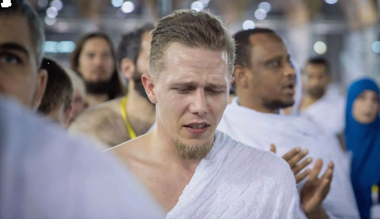 İslam'ı kabul ettikten sonra ilk kez umre yapan Avrupalılar