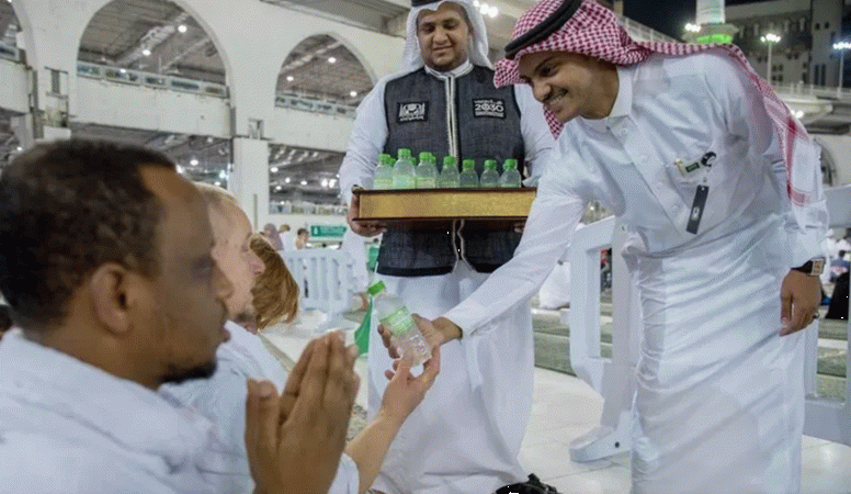 İslam'ı kabul ettikten sonra ilk kez umre yapan Avrupalılar