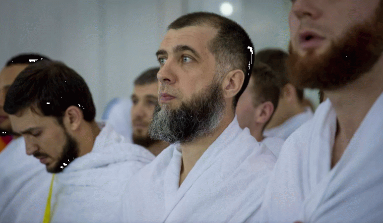 İslam'ı kabul ettikten sonra ilk kez umre yapan Avrupalılar