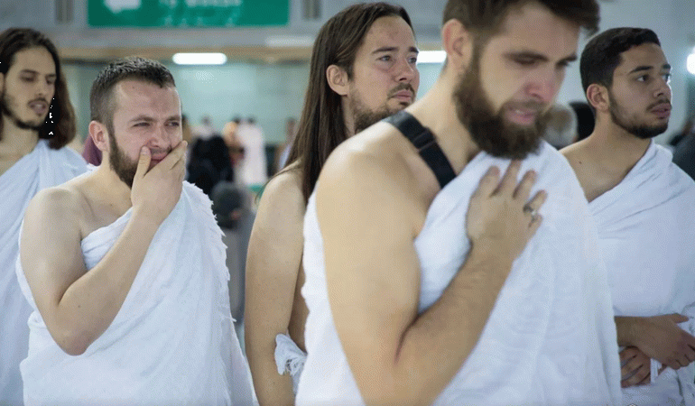 İslam'ı kabul ettikten sonra ilk kez umre yapan Avrupalılar