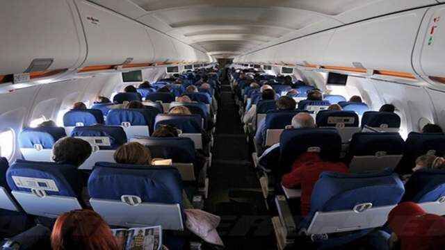 Yakıt parası biten pilot yolculardan para istedi!