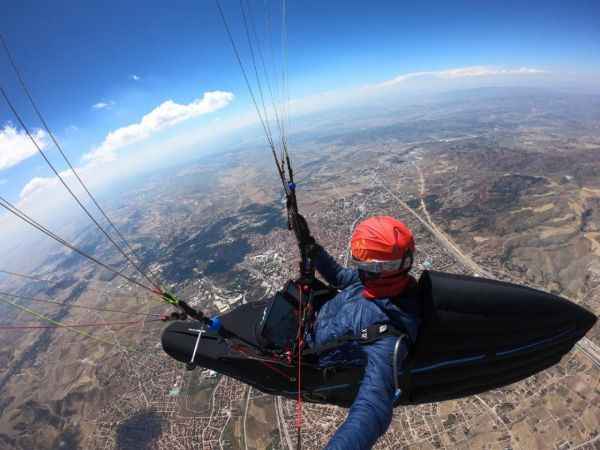 Türkiye’de bir ilki gerçekleştirdi! Tam 8 saat 15 dakika havada kaldı