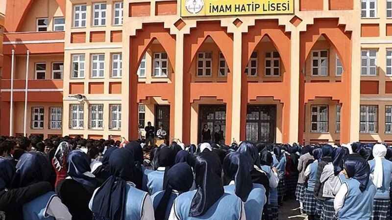 Uluslararası Anadolu İmam Hatip Liseleri… Yazılı ve sözlü sınavla öğrenci alıyor! Yedi kıta aynı çatı altında!