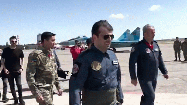 Selçuk Bayraktar, savaş uçağı MiG-29 ile uçtu, AKINCI eşlik etti