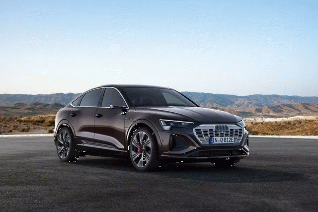 <p><strong>AUDİ Q8 e-tron </strong></p>
<p>Alman markanın yılın üçüncü çeyreğinde satışa sunulacak elektrikli SUV modeli, tek şarj ile 491 km menzile sahip. Otomobil, 335 beygir (250 kW) güç ve 664 Nm tork üretiyor.</p>