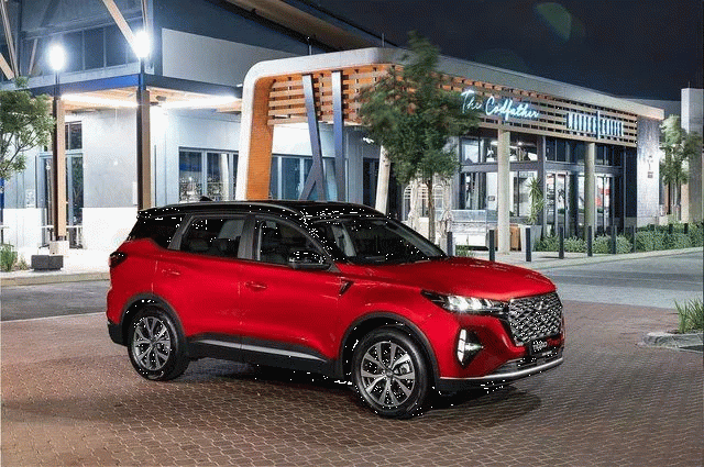 <p><strong>CHREY TIGGO 7 PRO </strong></p>
<p>Chery'nin c-segment suv modeli de 1.6 litre benzinli motor ve 7 ileri otomatik şanzıman ile bahar aylarında satışa çıkacak. </p>