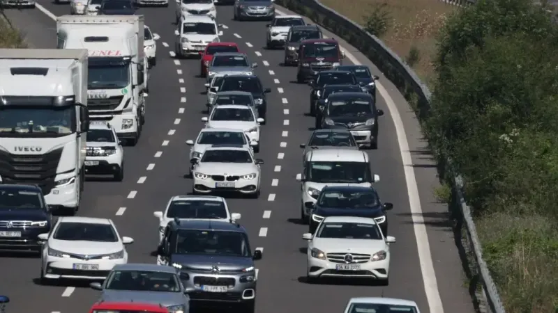 Bakan Yerlikaya duyurdu! Kurban bayramının son gününde trafik yoğunluğu yaşanıyor