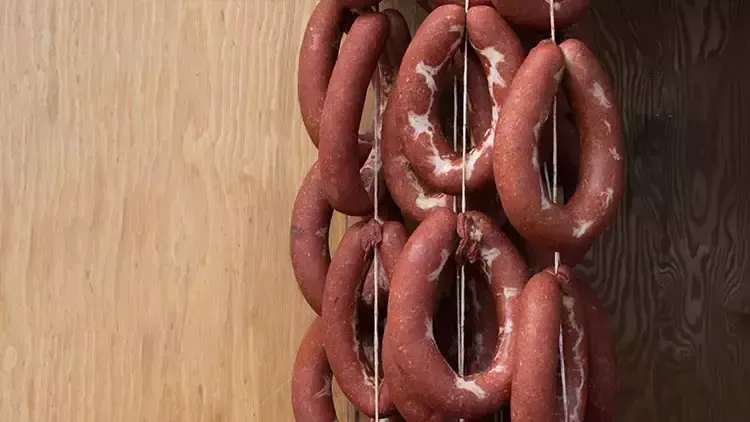 Sucukları kupkuru yemek istemiyorsanız bu püf noktayı hemen hafızaya atın! Çok daha lezzetli oluyor-1