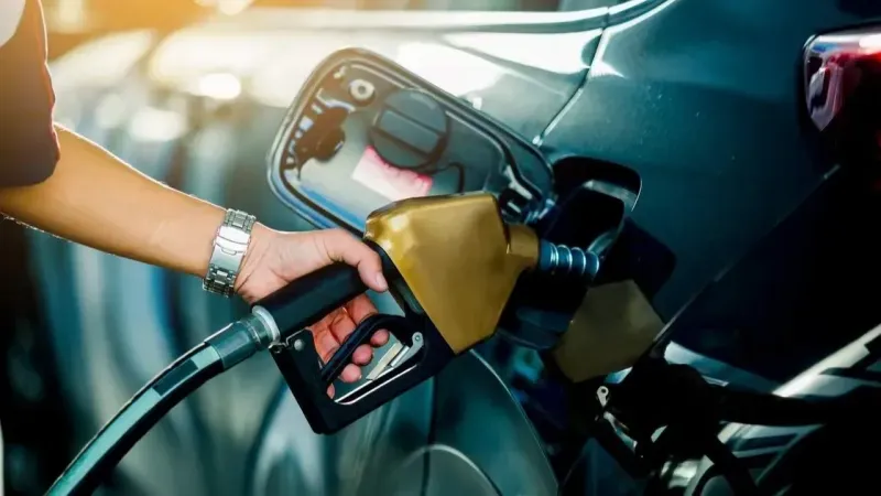 Akaryakıt fiyatlarında çifte darbe: Benzin ve motorine yeni zam geliyor! İşte 15 Ocak pompa rakamları..-1