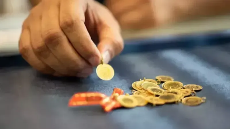 Altın, zirveden inişe geçti: Gram ve çeyrek altın kaç TL oldu? İşte 15 Şubat alış/satış fiyatları!-2