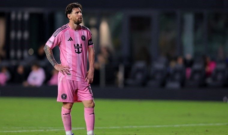 Messi hakemle tartıştı: İşte o görüntüler-3