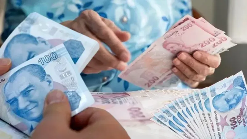 Hükümet kaynakları emekli bayram ikramiyesi için net rakam verdi! 