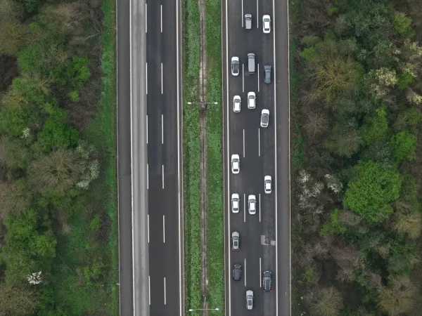 Anadolu Otoyolu'nun Bolu ve Düzce kesiminde bayram tatili hareketliliği yaşanıyor-3