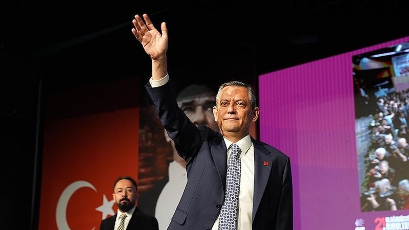 Özgür Özel, sadece genel başkanlığı değil partiyi kazandı