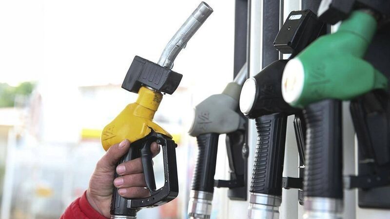 Araç sahiplerine müjde! Motorine bu gece indirim geliyor-1