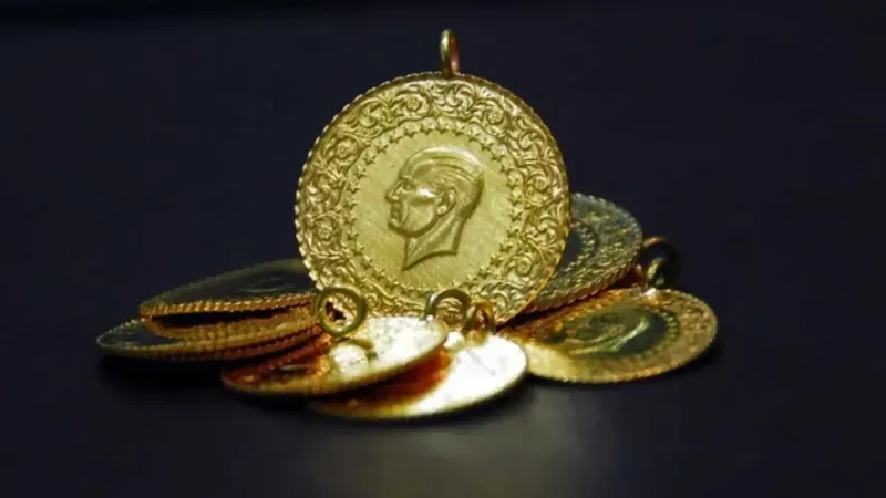 Altın piyasası coştu! Ünlü ekonomist gram altının yıl sonu ne kadar olacağını açıkladı