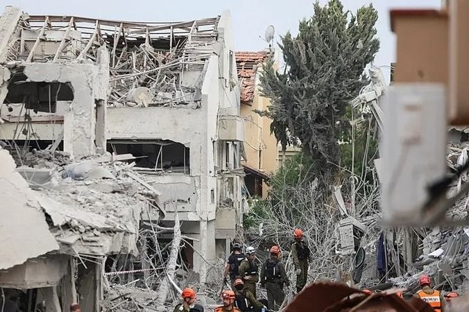 İsrail’deki yıkımın boyutu gün aydınlanınca ortaya çıktı