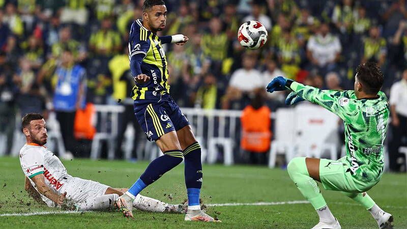 Fenerbahçe, Kadıköy'de Alanyaspor'la berabere kaldı!