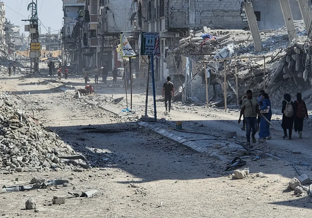 Gazze'de ateşkesin yürürlüğe girmesiyle Filistinliler Han Yunus kentindeki evlerine dönmeye başladı