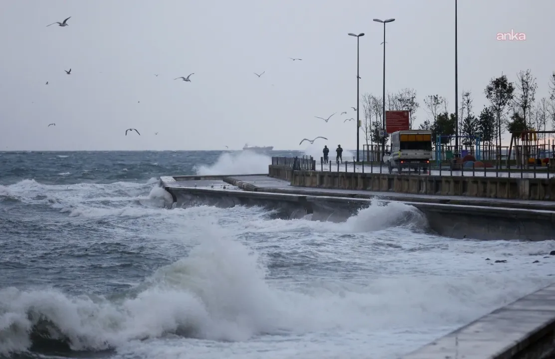 AKOM uyardı! Kuvvetli yağış ve fırtına geliyor