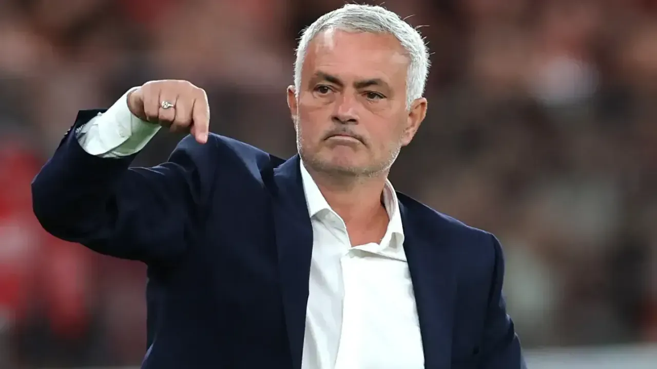 “Fenerbahçe benim seviyemde değildi” diyen Mourinho’nun seviyesi sosyal medyada alay konusu oldu