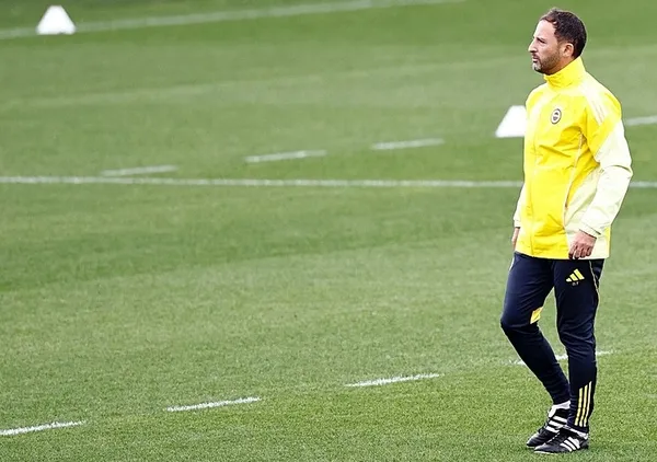 0X0 Fenerbahcede Tam 6 Yildiz Futbolcu Topun Agzinda Ocak Ayinda Yaprak Dokumu Basliyor 1760164917978