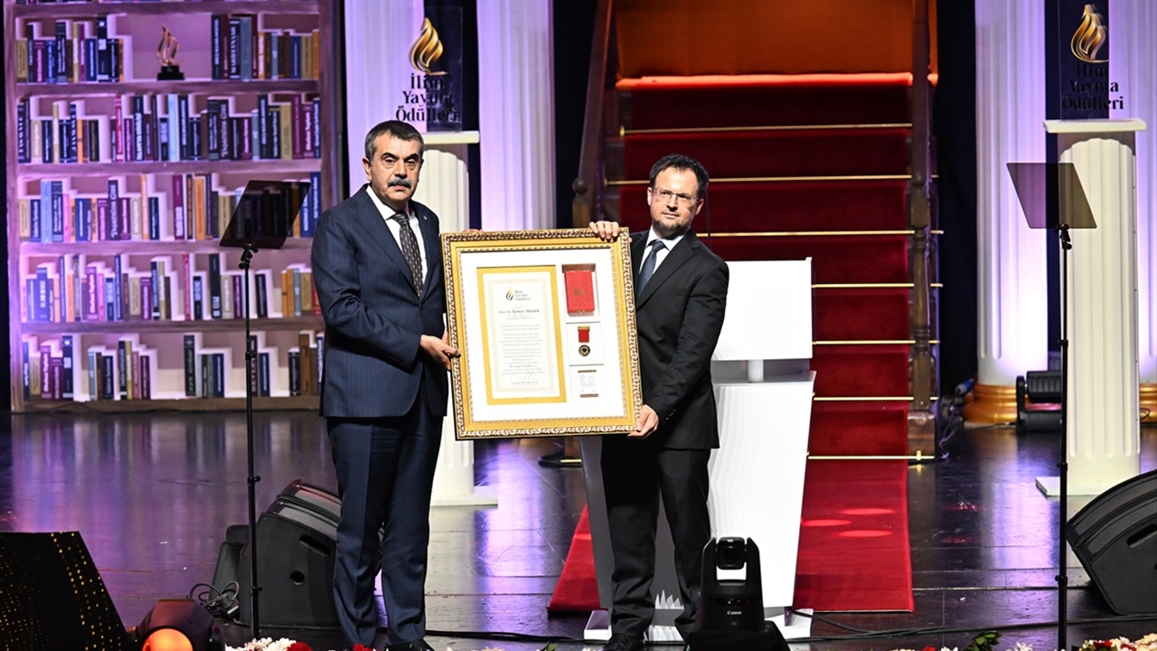 2025 İlim Yayma Ödülleri Sahiplerini Buldu 3